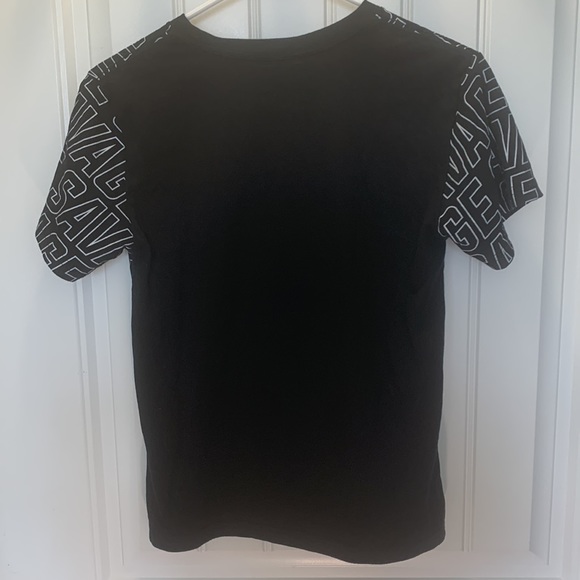 🔥5/$10🔥Boys T-shirt Medium - Picture 2 of 2